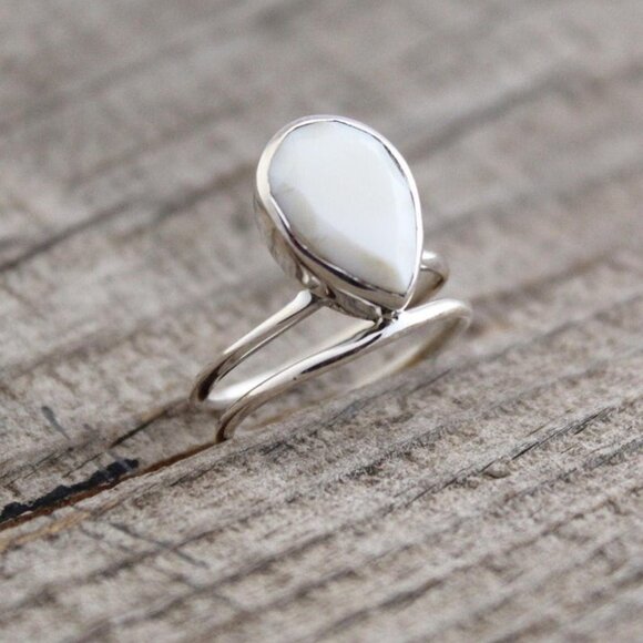 Handmade Pear White Agate Sterling Silver Statement Ring - Picture 1 of 3